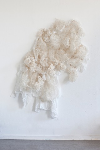 o.T., Shibori, ausgebrannt, 173 x 157 cm, 2014 