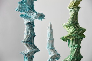 Oriri (Green), (Detail),
Dyed nylon fabric, porcelain, tied,
2023
Photo: Øystein Klakegg